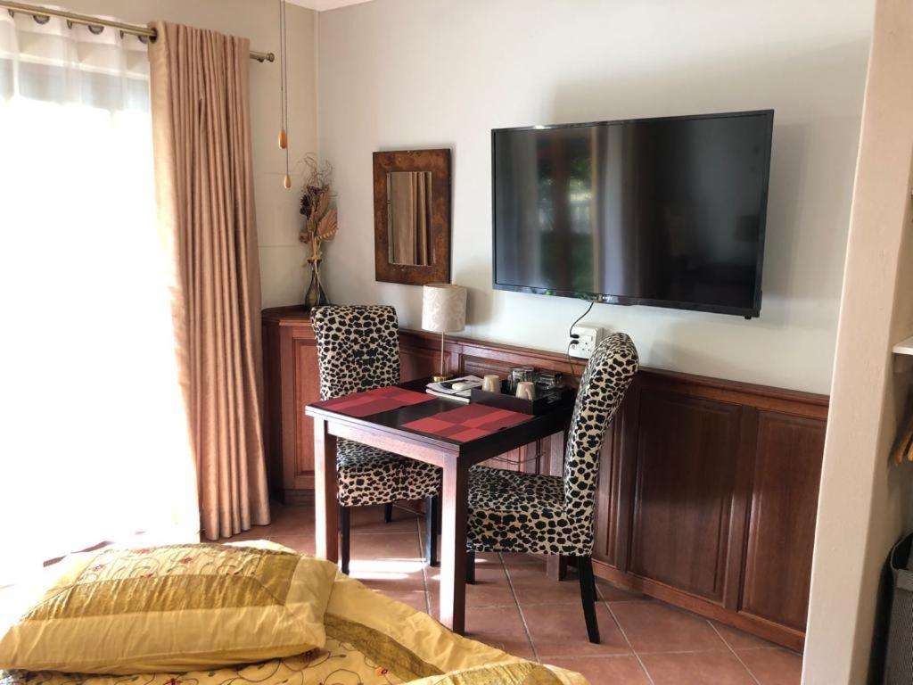 Casta Diva Boutique Hotel Претория Номер фото