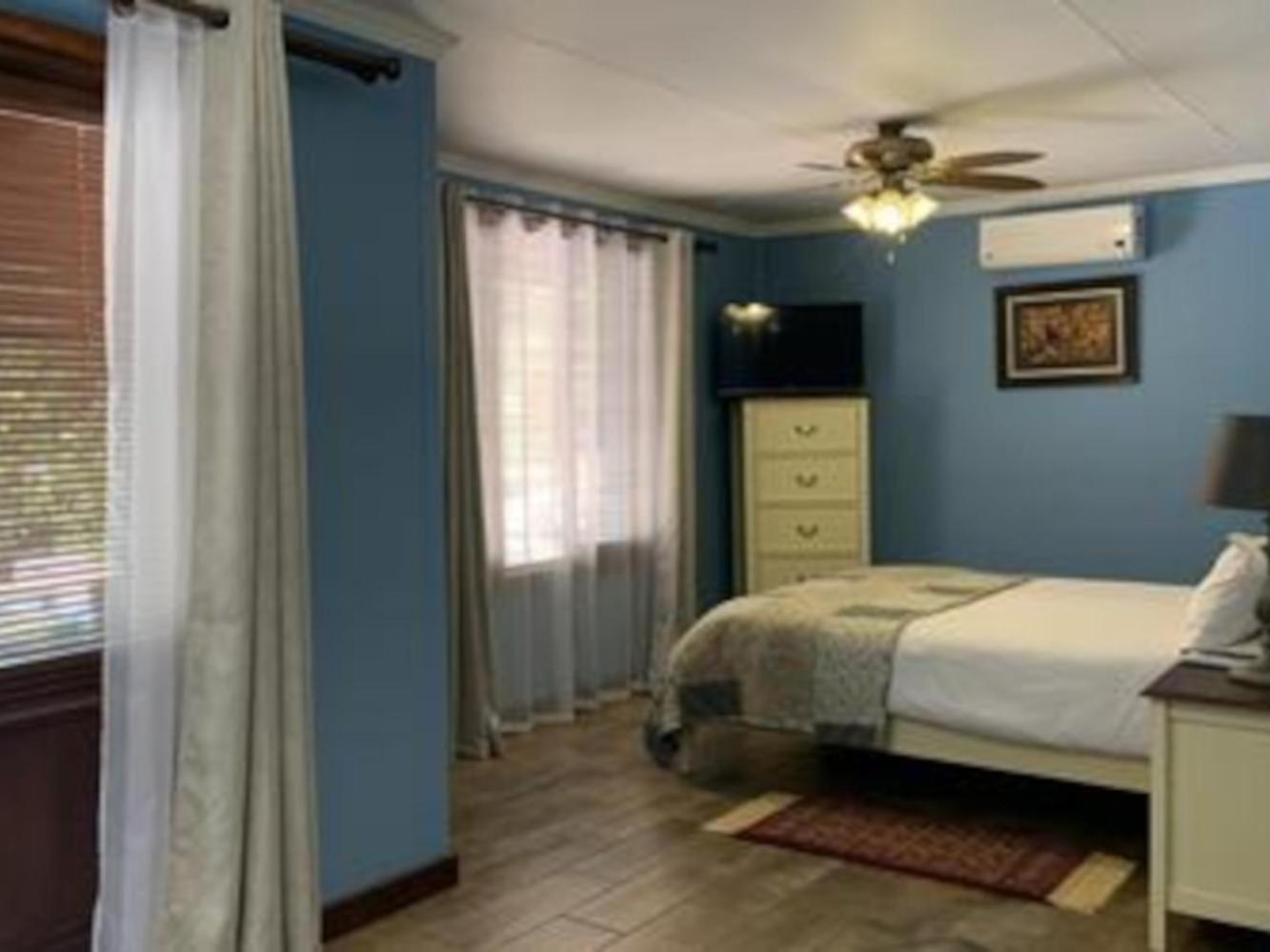 Casta Diva Boutique Hotel Претория Номер фото